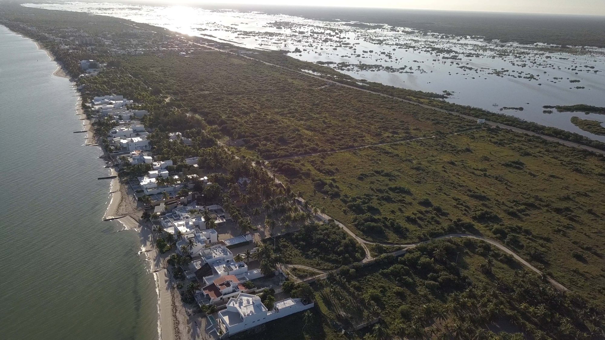 Costa de Chicxulub Puerto al atardecer, junto a los terrenos de Soletta